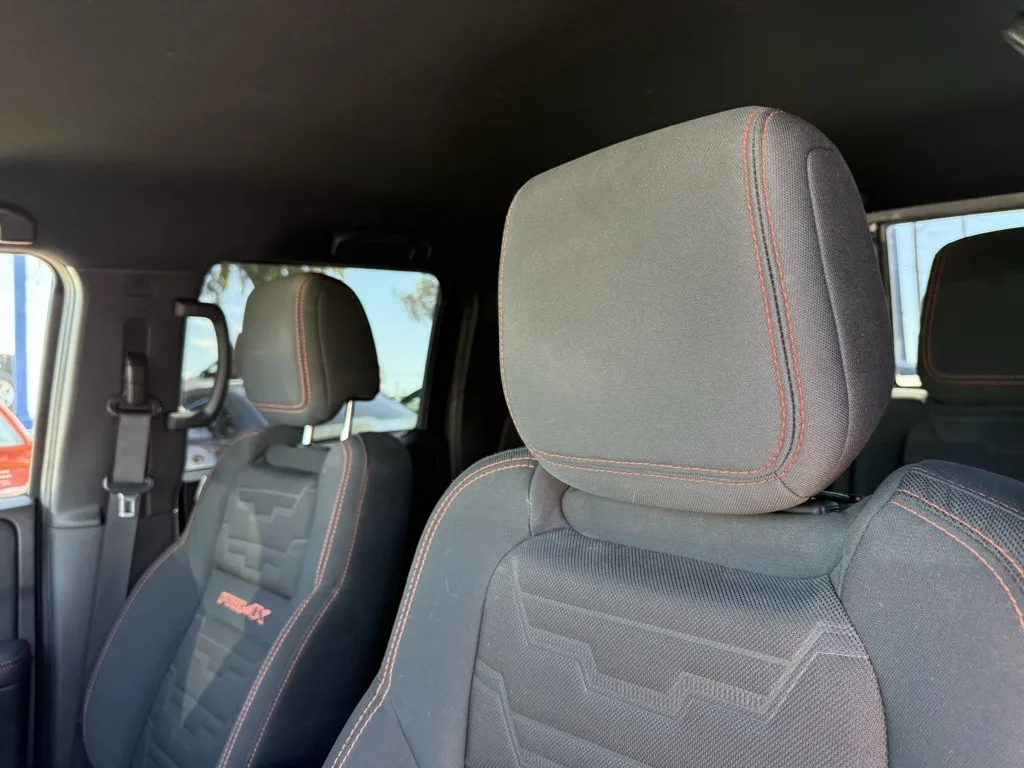 2022 Nissan Frontier Crew Cab photo 20