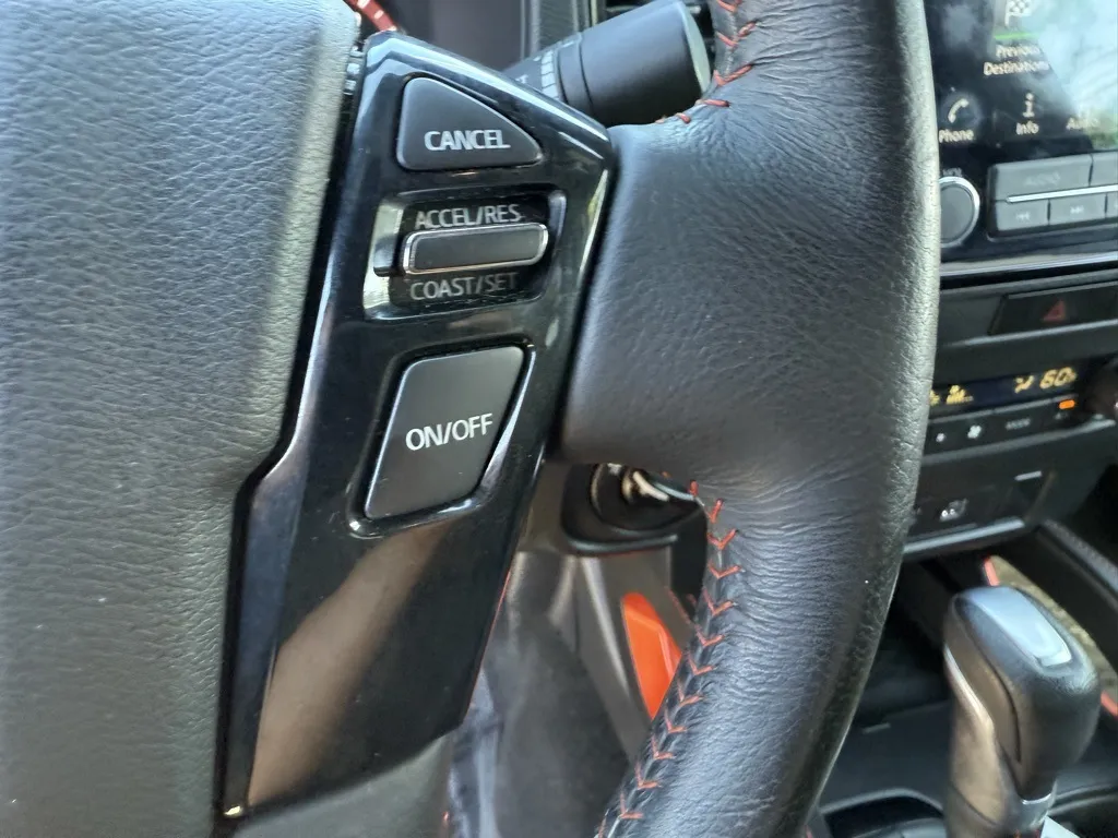 2022 Nissan Frontier Crew Cab photo 21
