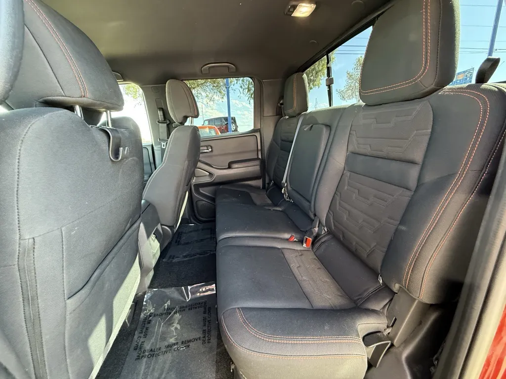 2022 Nissan Frontier Crew Cab photo 15