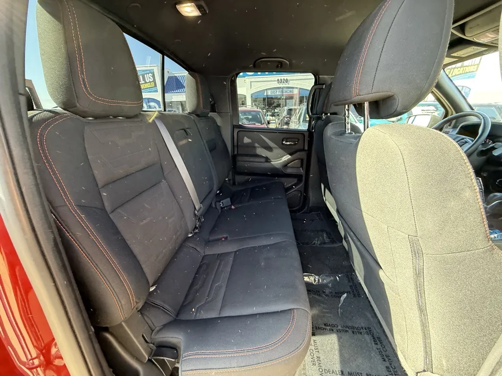 2022 Nissan Frontier Crew Cab photo 23