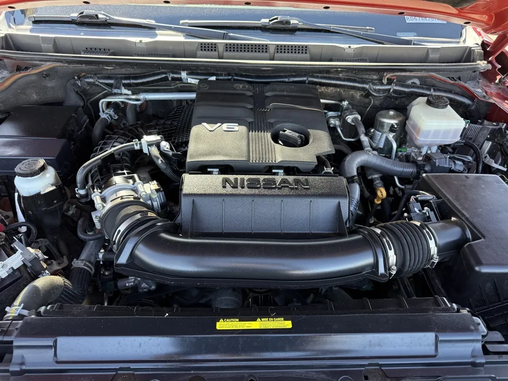 2022 Nissan Frontier Crew Cab photo 9