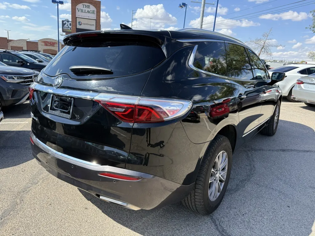 2022 Buick Enclave Premium photo 2