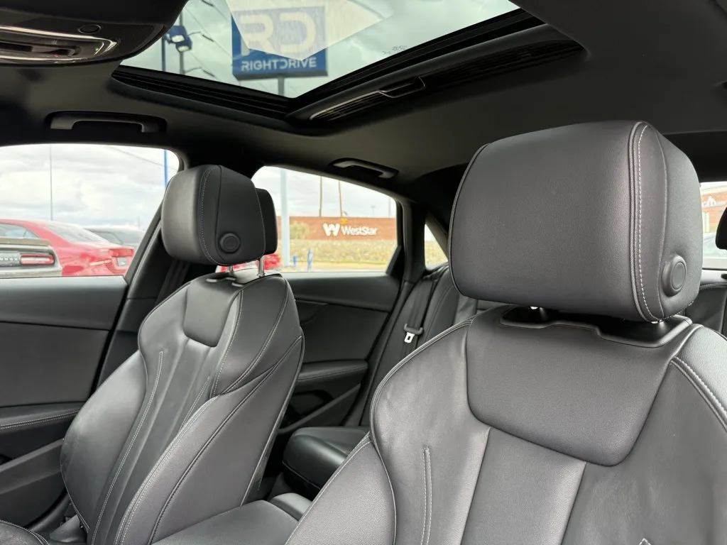 2023 Audi A4 S line Quattro Premium Plus photo 23