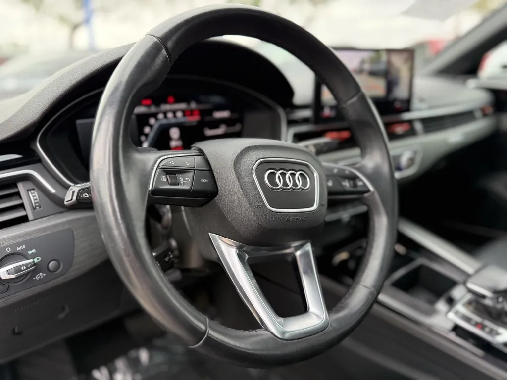 2023 Audi A4 S line Quattro Premium Plus photo 5