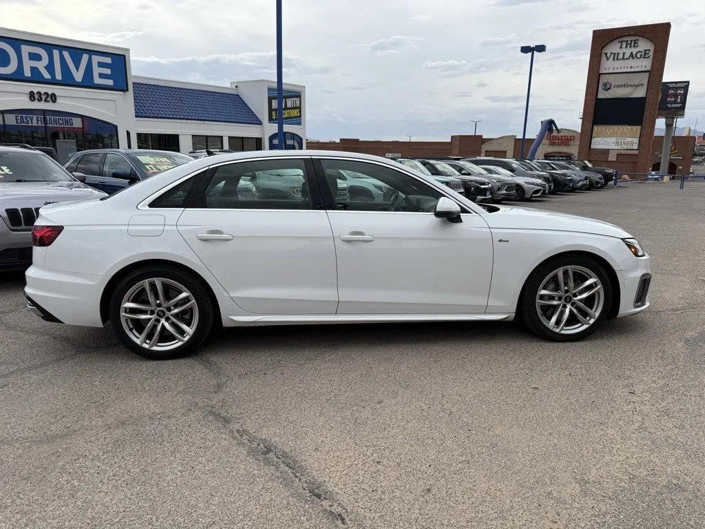 2023 Audi A4 S line Quattro Premium Plus photo 13