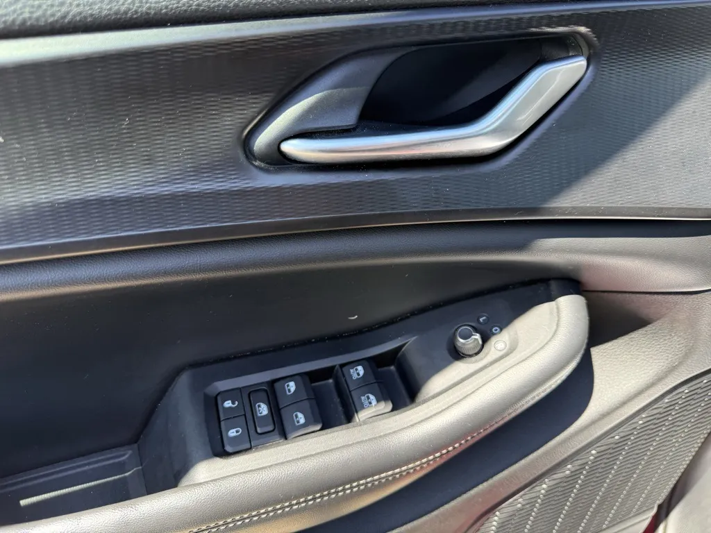 2023 Jeep Grand Cherokee Laredo photo 4