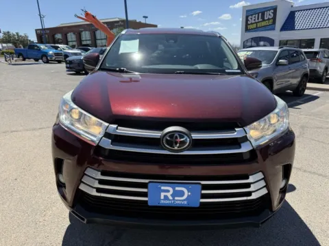 Photos of 2019 Toyota Highlander XLE for sale in El Paso, TX at RightDrive - El Paso