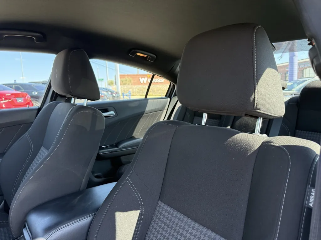2023 Dodge Charger SXT photo 4