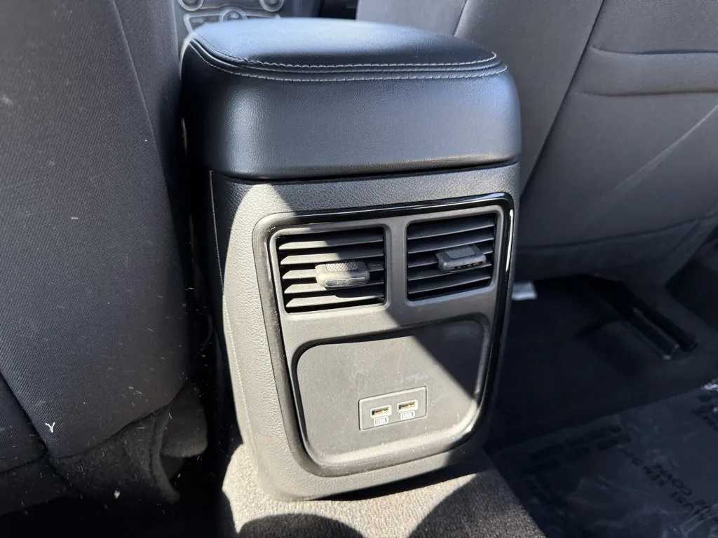 2023 Dodge Charger SXT photo 13