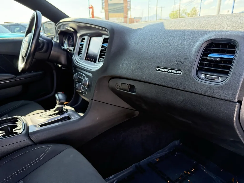 2023 Dodge Charger SXT photo 6