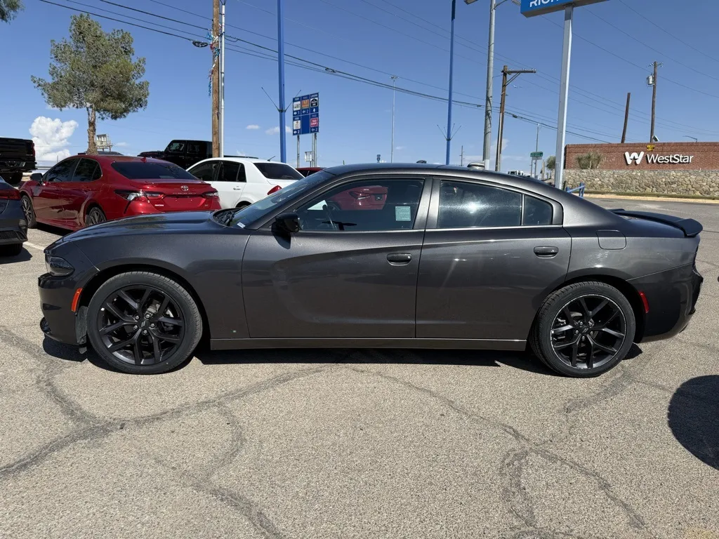2023 Dodge Charger SXT photo 2
