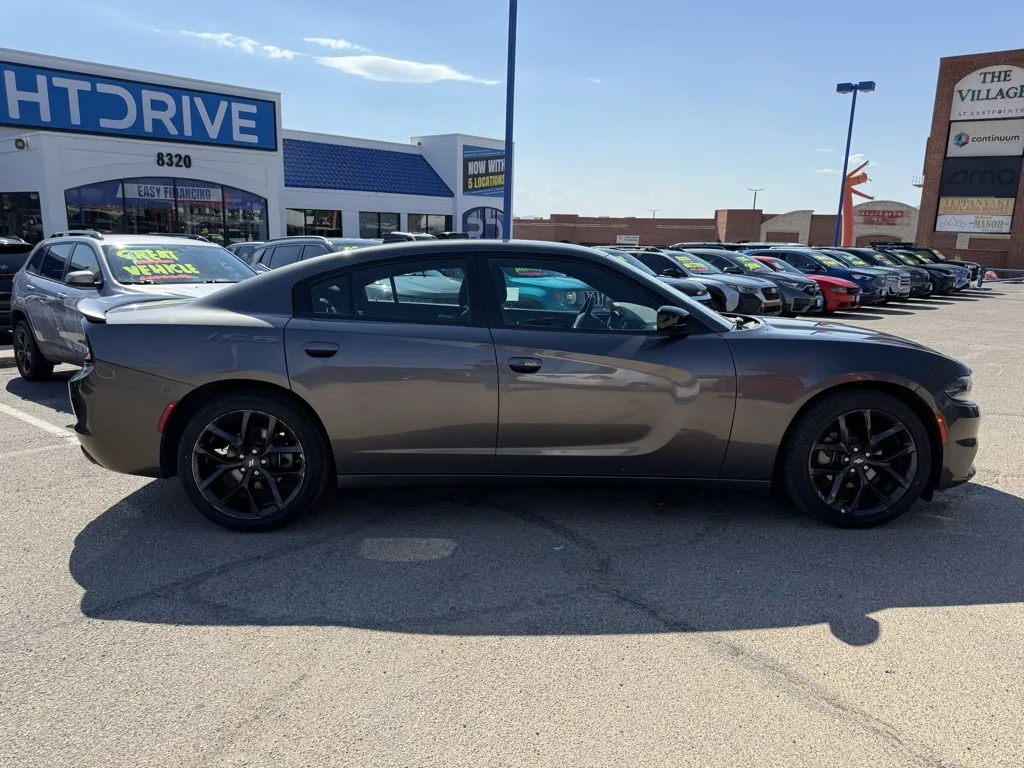 2023 Dodge Charger SXT photo 3