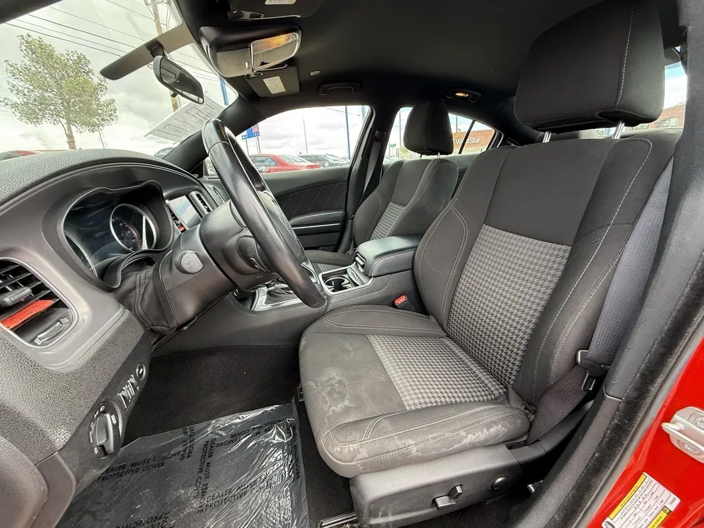 2023 Dodge Charger SXT photo 12