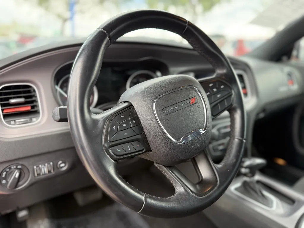 2023 Dodge Charger SXT photo 4