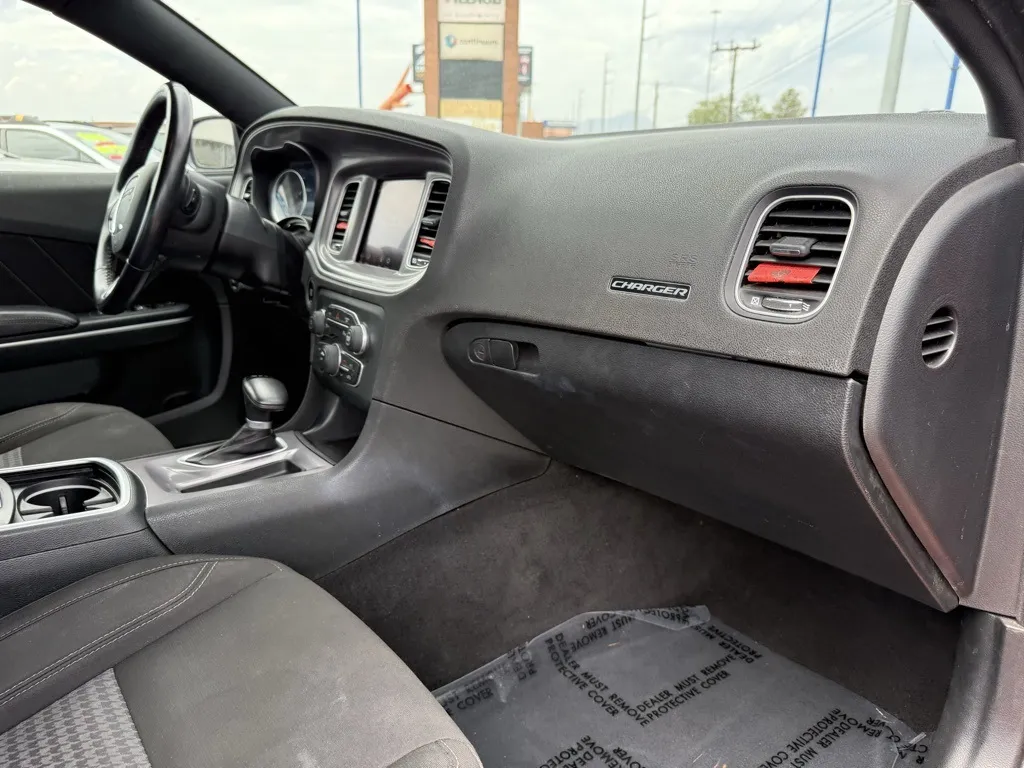 2023 Dodge Charger SXT photo 8