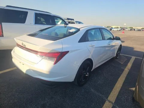 More photos of 2021 Hyundai Elantra SEL at RightDrive - El Paso, TX