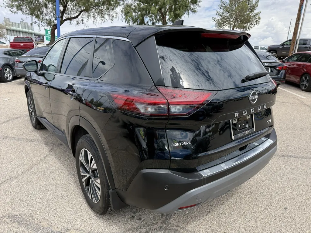 2023 Nissan Rogue SV photo 3