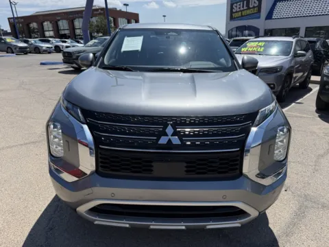 Photos of 2024 Mitsubishi Outlander SE for sale in El Paso, TX at RightDrive - El Paso