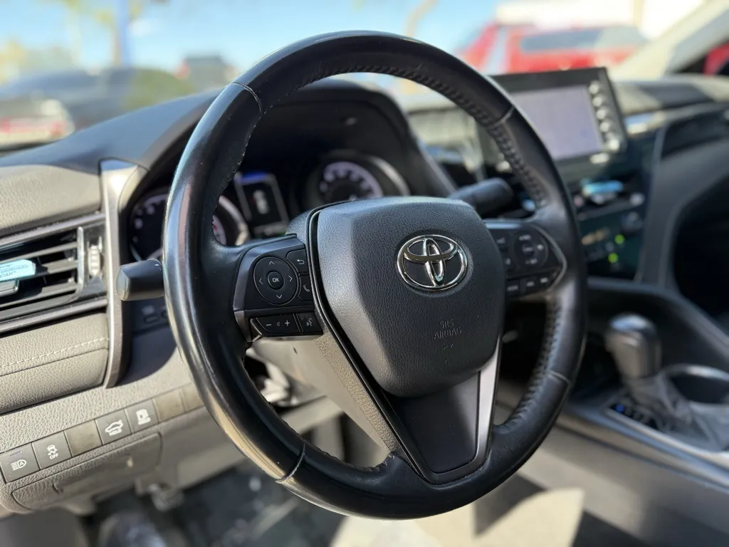 2022 Toyota Camry SE photo 4