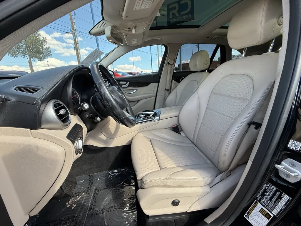 2016 Mercedes Benz GLC 300 photo 3