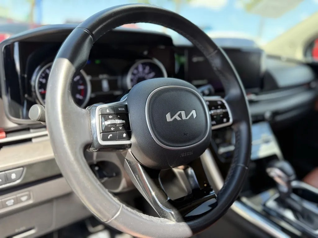 2022 Kia Carnival SX Prestige photo 4