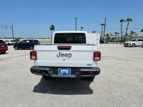 More photos of 2023 Jeep Gladiator Overland at RightDrive - El Paso, TX
