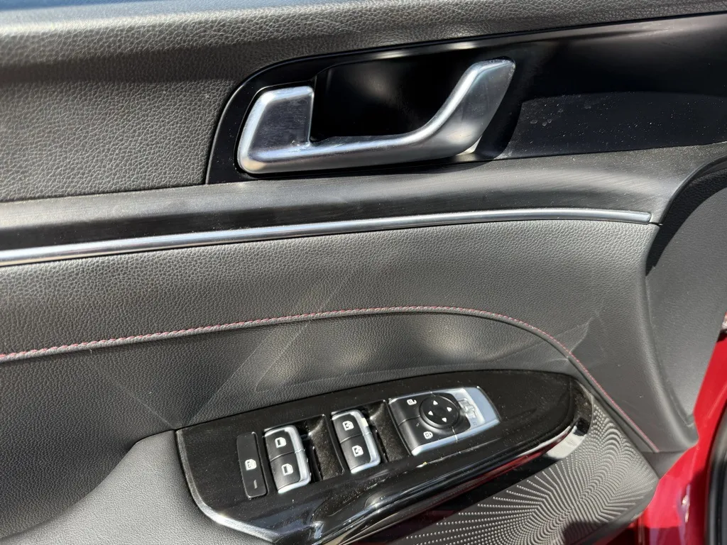 2022 Kia K5 GT photo 4