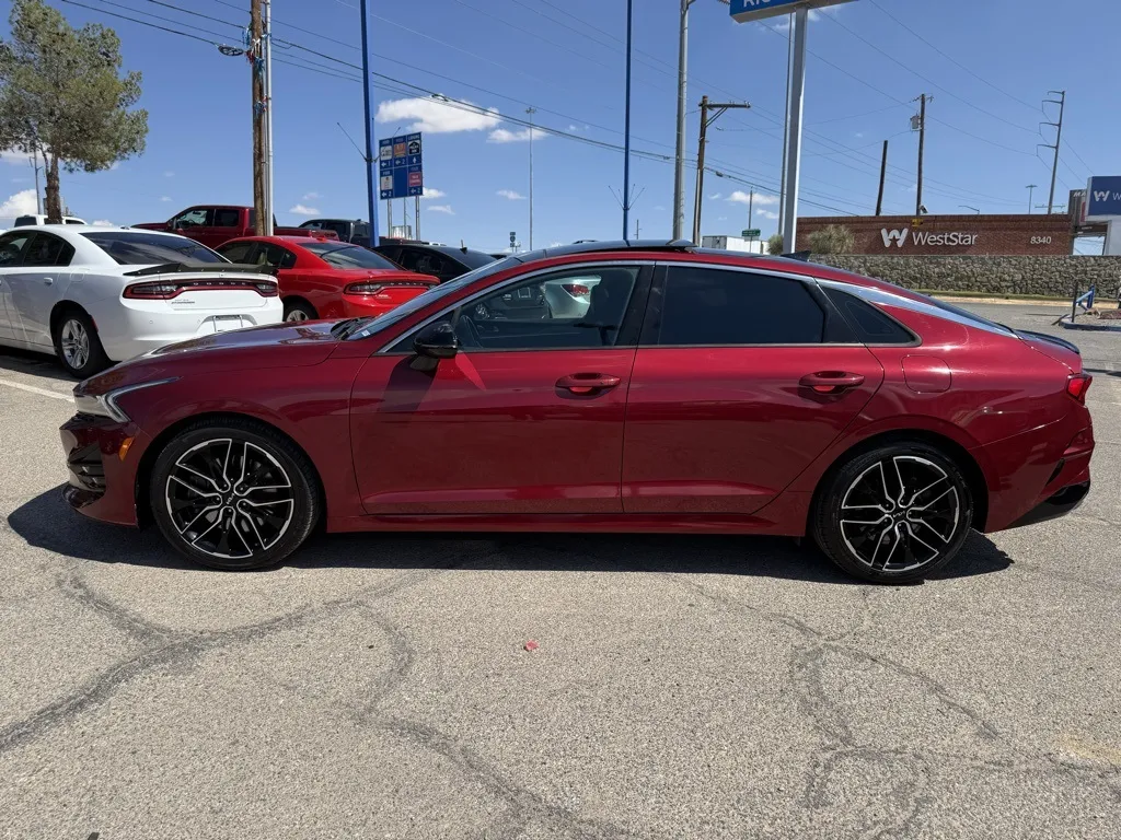 2022 Kia K5 GT photo 2