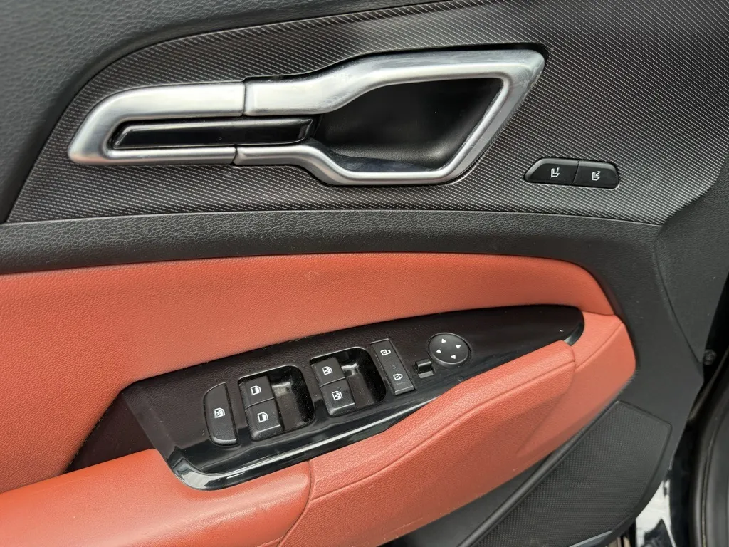 2023 Kia Sportage SX photo 4