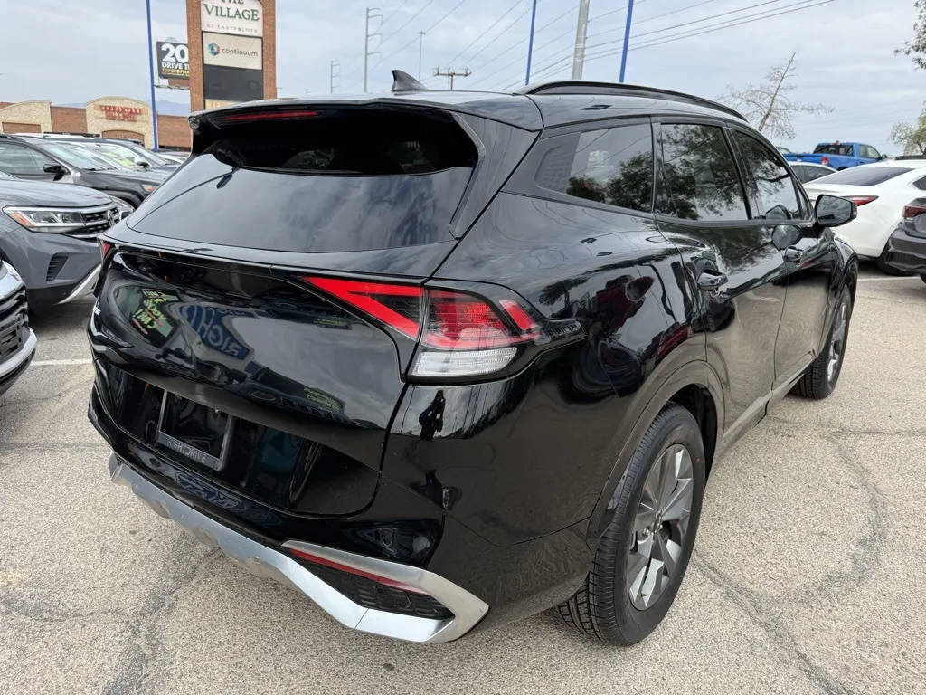 2023 Kia Sportage SX photo 3