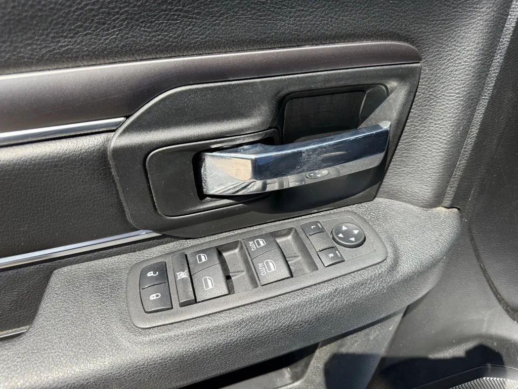 2023 Ram 1500 Classic Warlock photo 4
