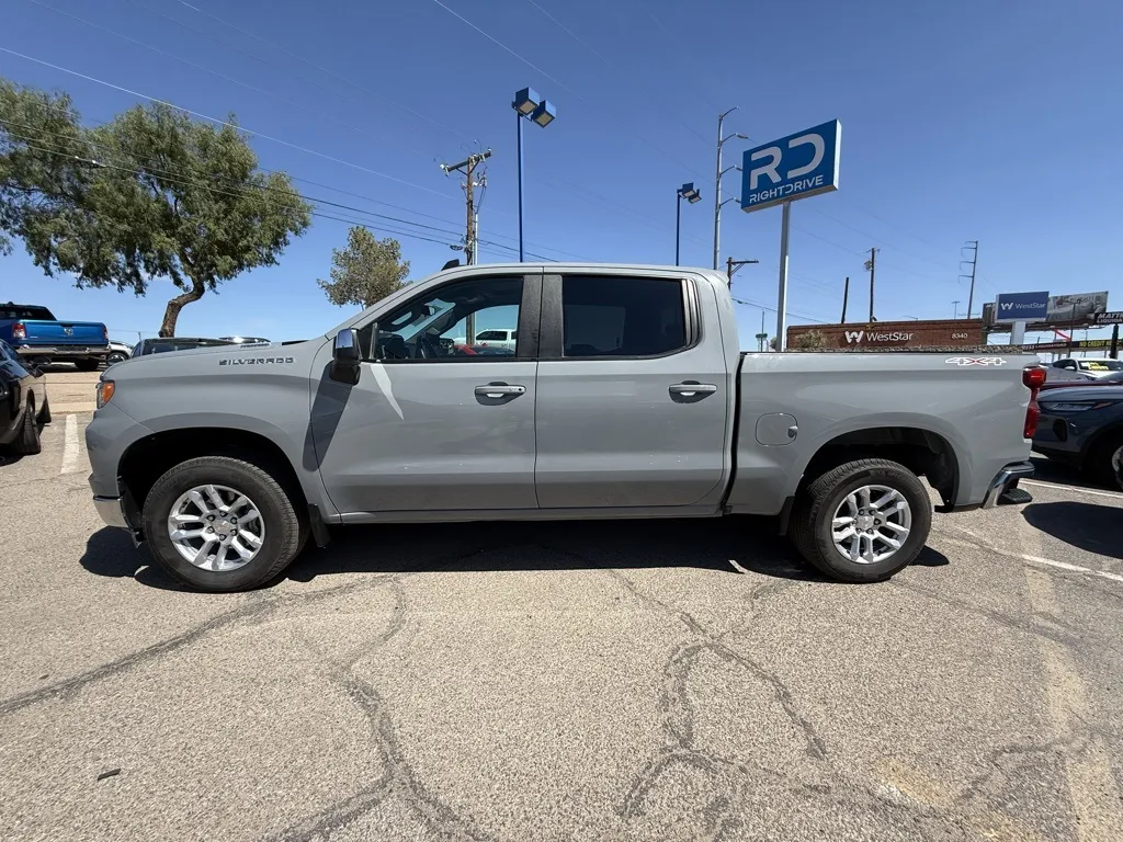 2024 Chevrolet Silverado 1500 LT photo 2