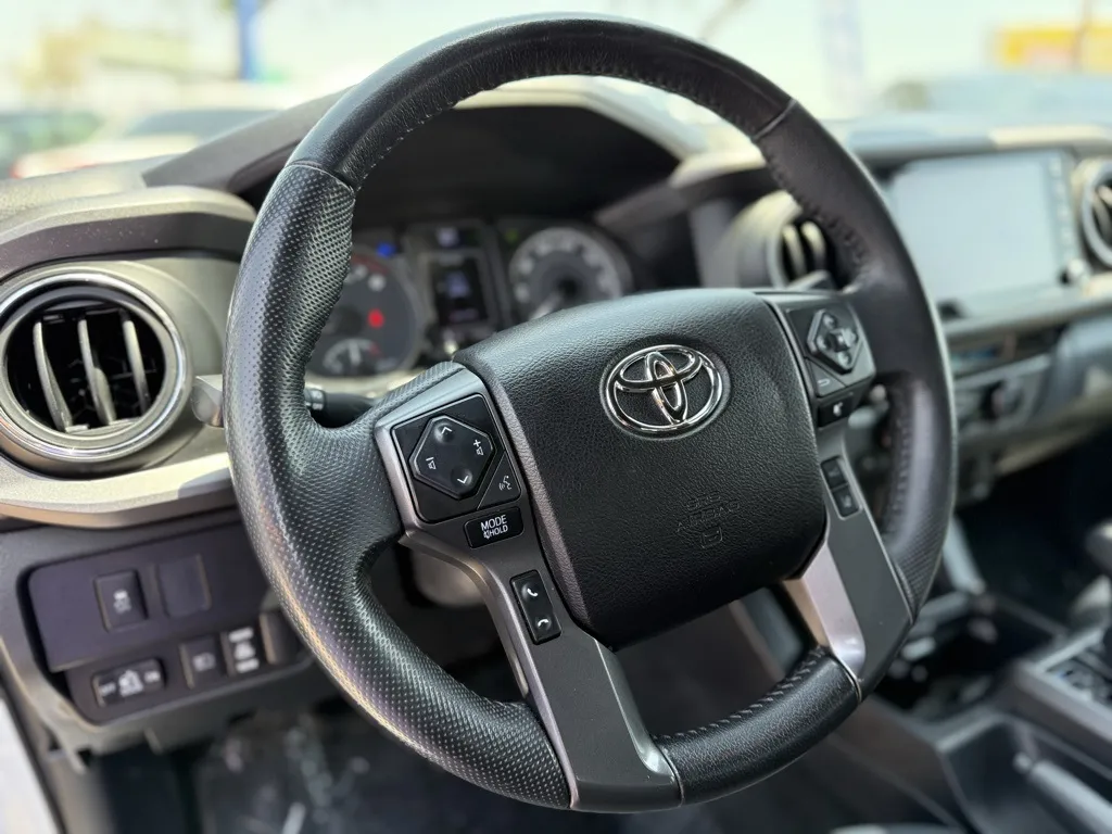 2022 Toyota Tacoma TRD Off-Road photo 14