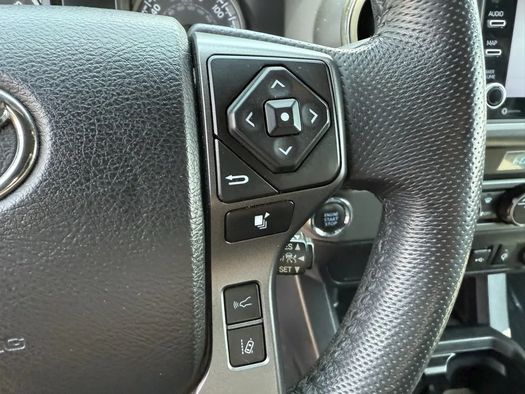 2022 Toyota Tacoma TRD Off-Road photo 6
