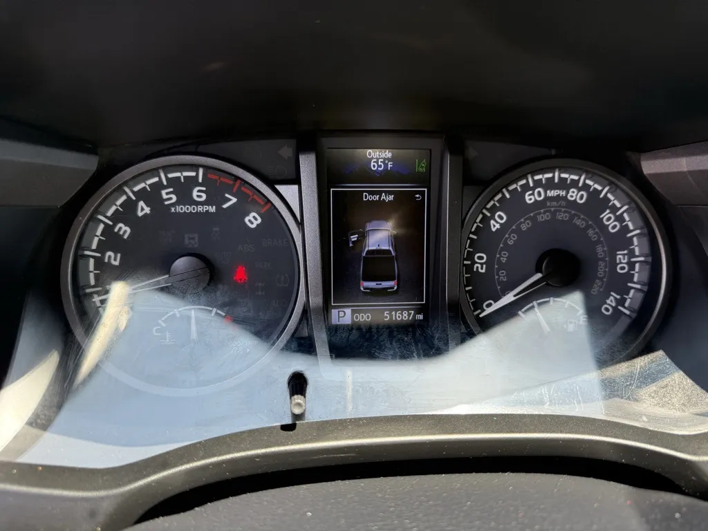 2022 Toyota Tacoma TRD Off-Road photo 15
