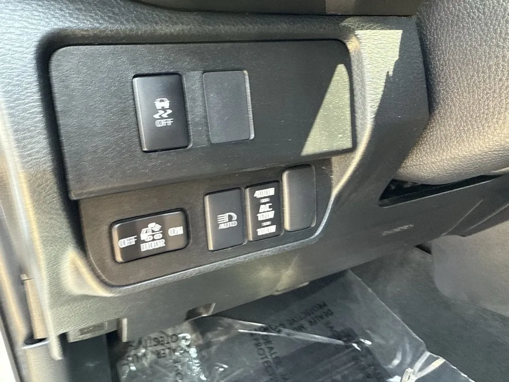 2022 Toyota Tacoma TRD Off-Road photo 24
