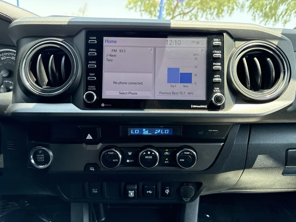 2022 Toyota Tacoma TRD Off-Road photo 16