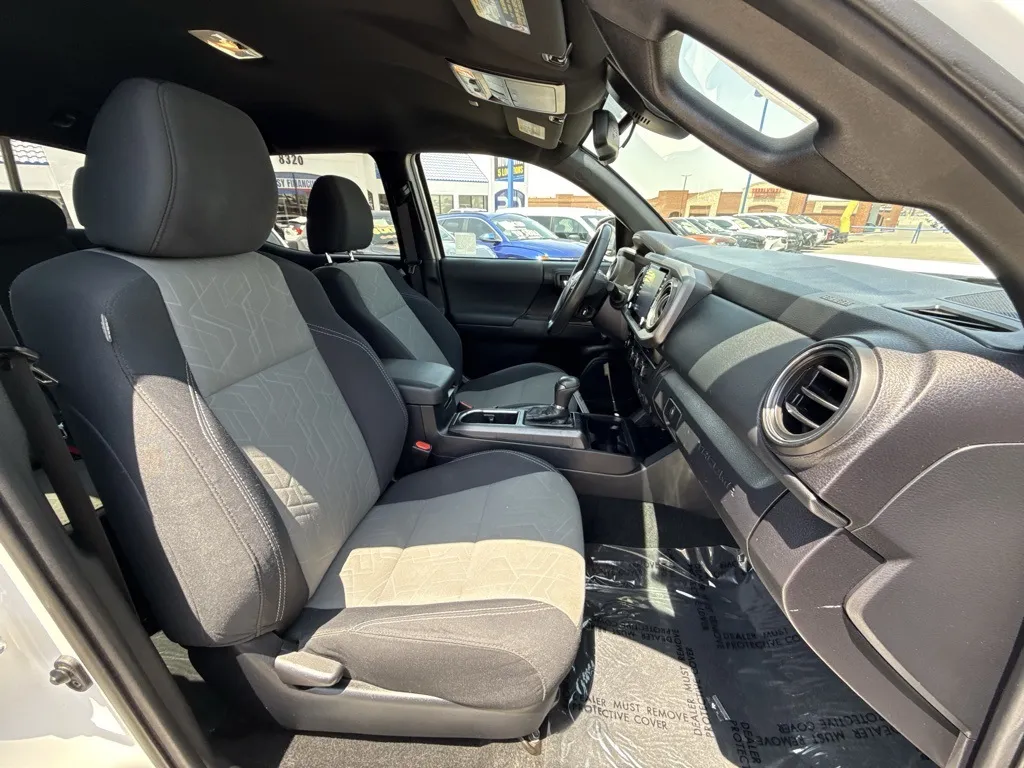 2022 Toyota Tacoma TRD Off-Road photo 9