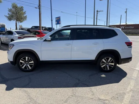 More photos of 2021 Volkswagen Atlas 2.0T SE at RightDrive - El Paso, TX
