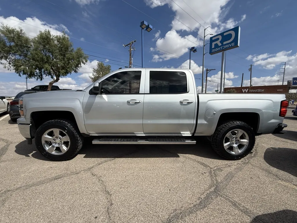 2014 Chevrolet Silverado 1500 LT photo 2