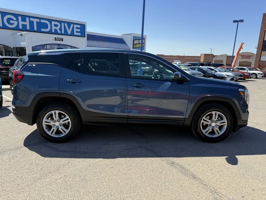 2024 Gmc Terrain SLE photo 5