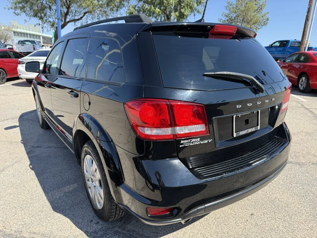 2018 Dodge Journey SXT photo 2