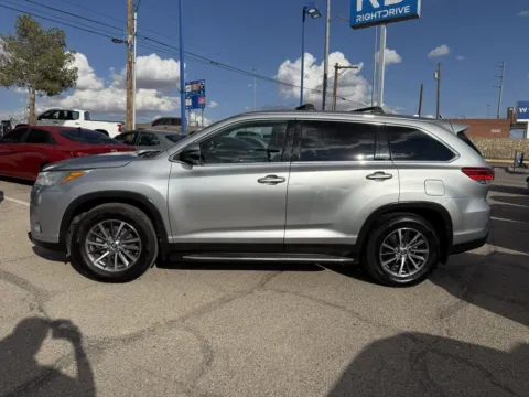 More photos of 2019 Toyota Highlander XLE at RightDrive - El Paso, TX