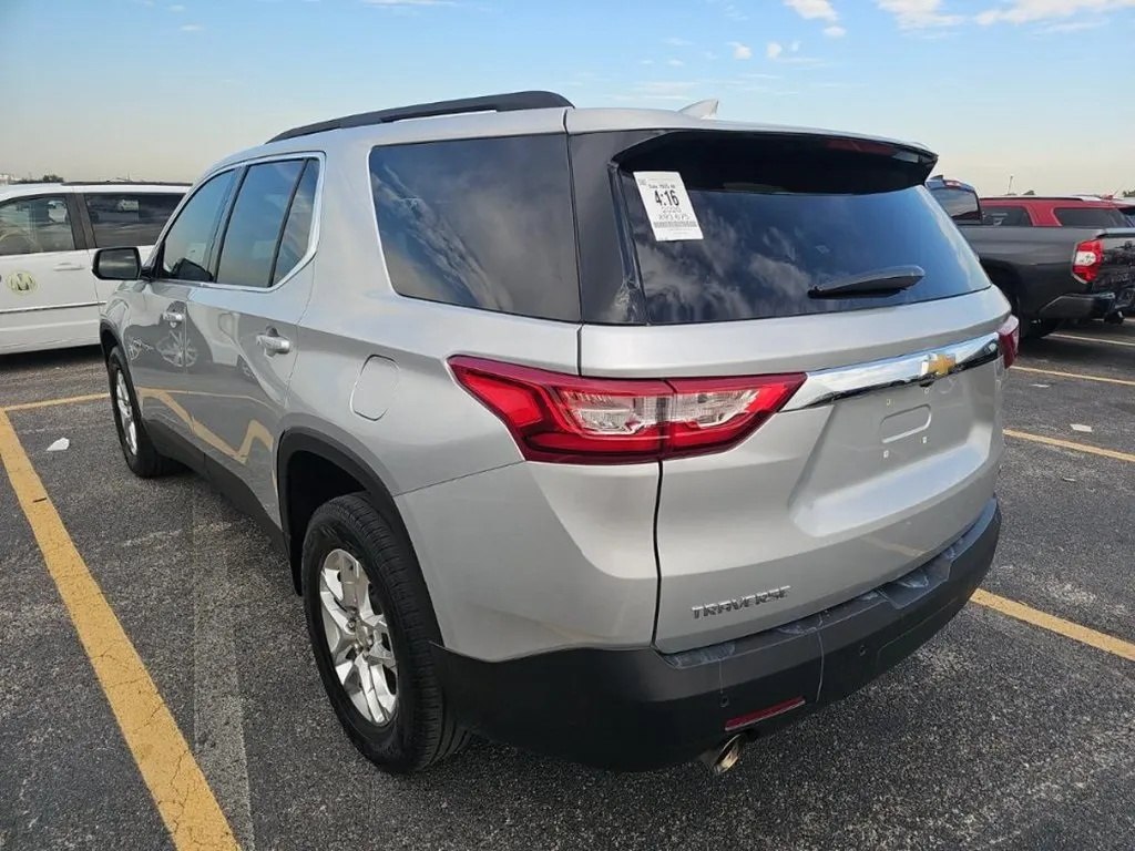 2020 Chevrolet Traverse photo 3
