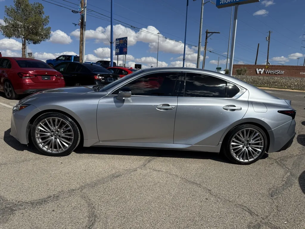 2023 Lexus IS 300 photo 2