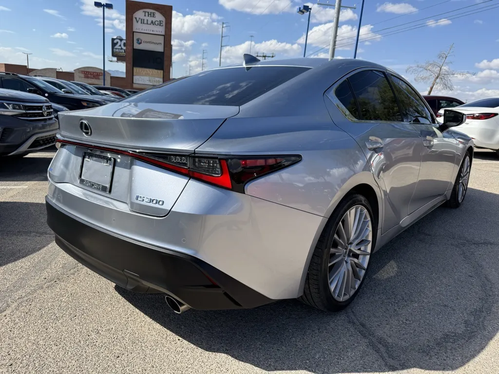 2023 Lexus IS 300 photo 3
