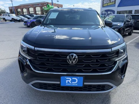Photos of 2024 Volkswagen Atlas Cross Sport 2.0T SE w/Technology for sale in El Paso, TX at RightDrive - El Paso