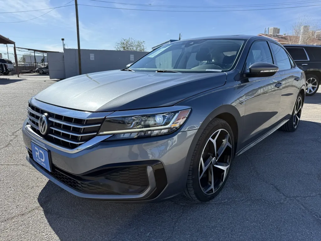 2020 Volkswagen Passat 2.0T R-Line photo 4
