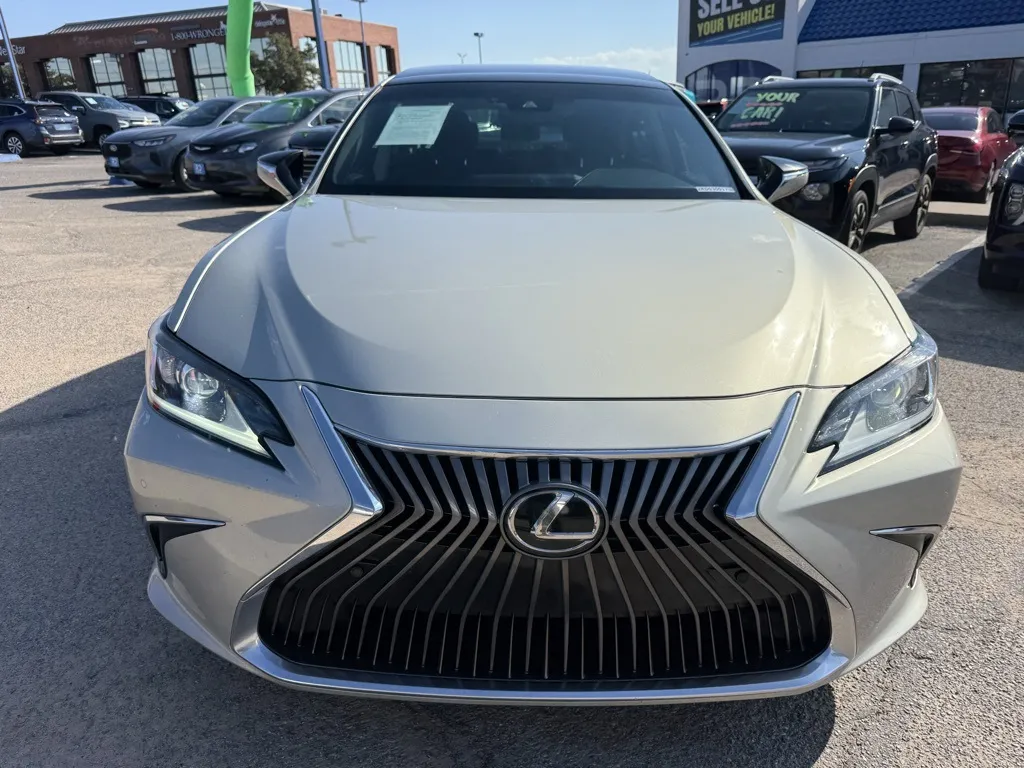 2019 Lexus ES 350 photo 2