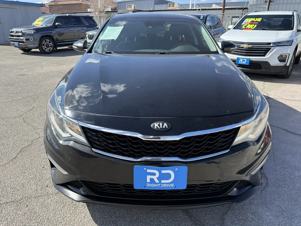 2020 Kia Optima LX SE photo 2